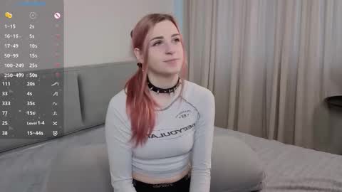 Elina online show from 11/26/25, 09:21