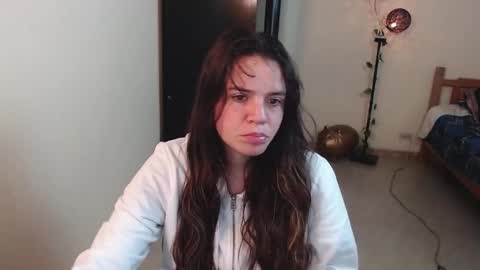 Snapshot of noreen_ chatting on 12/17/24, 12:11 noreen_ online show from 12/17/24, 12:11