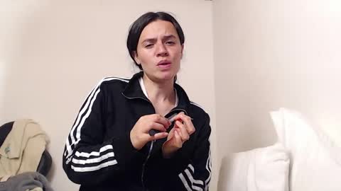 noreen_ online show from 04/05/26, 11:02