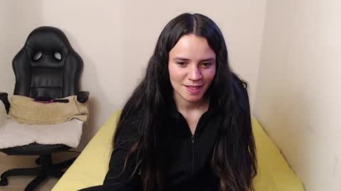 noreen_ online show from 04/08/26, 07:25