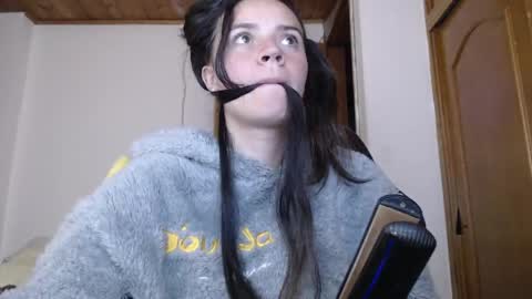 Snapshot of noreen_ chatting on 05/17/26, 11:34 noreen_ online show from 05/17/26, 11:34