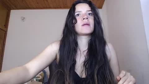 Snapshot of noreen_ chatting on 05/22/26, 12:00 noreen_ online show from 05/22/26, 12:00