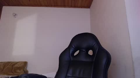 Snapshot of noreen_ chatting on 05/29/26, 04:05 noreen_ online show from 05/29/26, 04:05