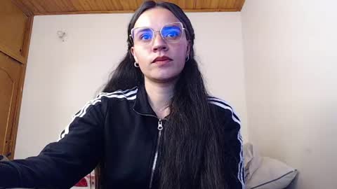 Snapshot of noreen_ chatting on 06/04/26, 05:30 noreen_ online show from 06/04/26, 05:30