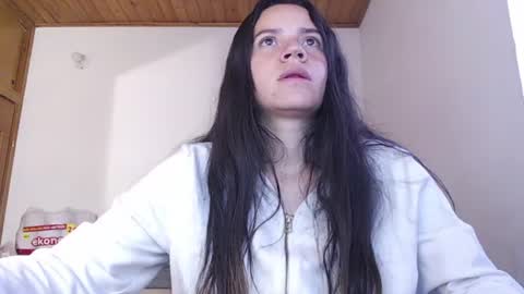 Snapshot of noreen_ chatting on 06/12/26, 03:44 noreen_ online show from 06/12/26, 03:44