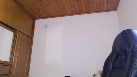 Snapshot of noreen_ chatting on 06/17/26, 07:37 noreen_ online show from 06/17/26, 07:37