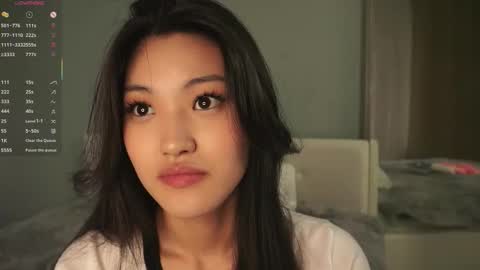 Snapshot of noreenbeckey chatting on 09/26/25, 08:18 Nore online show from 09/26/25, 08:18