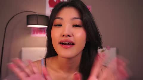 Snapshot of noreenbeckey chatting on 10/16/25, 08:26 Nore online show from 10/16/25, 08:26