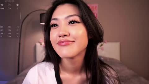 Snapshot of noreenbeckey chatting on 10/17/25, 07:44 Nore online show from 10/17/25, 07:44