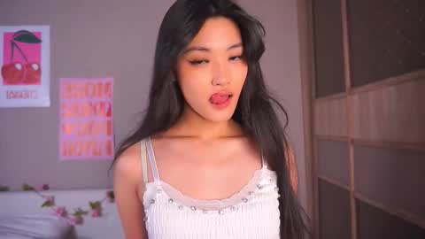 Snapshot of noreenbeckey chatting on 11/11/25, 07:30 Nore online show from 11/11/25, 07:30