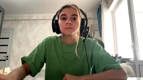 Snapshot of norinefrymyer chatting on 02/25/26, 07:18 Elena online show from 02/25/26, 07:18