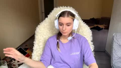 Elena online show from 04/22/26, 07:33