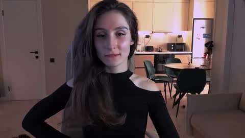 Snapshot of north_valkyrie chatting on 09/14/25, 01:43 Hazel online show from 09/14/25, 01:43