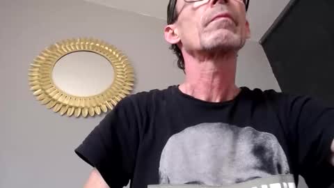 Snapshot of nosaintswhitoutsinners chatting on 11/23/25, 10:15 nosaintswhitoutsinners online show from 11/23/25, 10:15