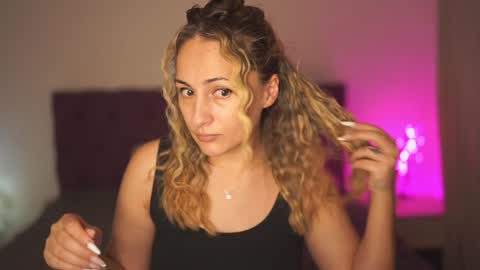 Tina online show from 01/08/25, 02:25