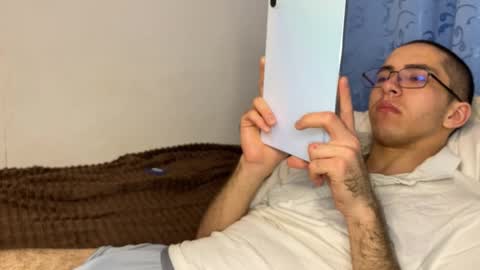 notatheeena online show from 10/17/25, 06:43