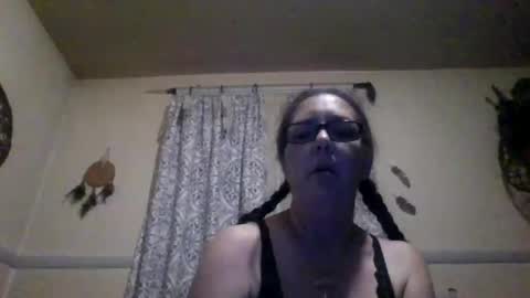 Snapshot of nothingbutthongs chatting on 11/05/25, 11:27 nothingbutthongs online show from 11/05/25, 11:27