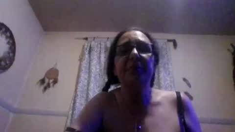 Snapshot of nothingbutthongs chatting on 11/18/25, 01:22 nothingbutthongs online show from 11/18/25, 01:22