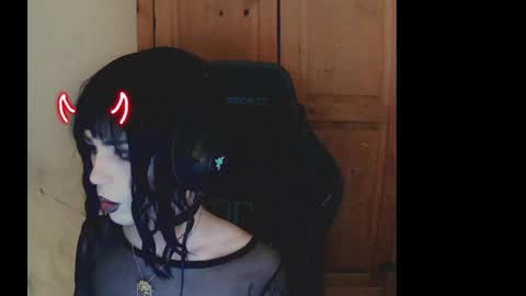 Snapshot of notyourfemboi chatting on 01/06/25, 05:19 Lucy online show from 01/06/25, 05:19