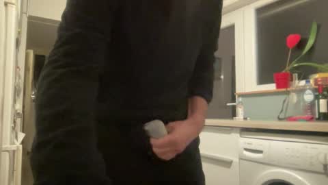 Snapshot of noux69 chatting on 11/12/25, 06:30 noux69 online show from 11/12/25, 06:30