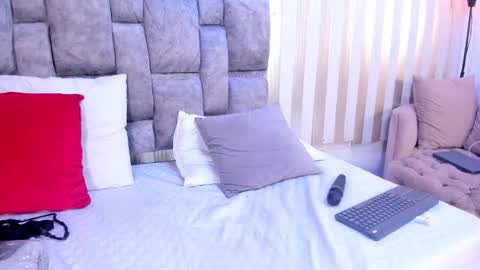 Snapshot of nova_lane chatting on 02/20/26, 11:27 NOVA online show from 02/20/26, 11:27