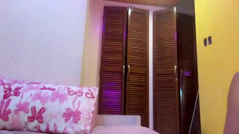 Snapshot of nova_licious chatting on 05/26/26, 03:41 nova_licious online show from 05/26/26, 03:41