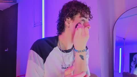 Nova Salvatore online show from 04/15/26, 02:40