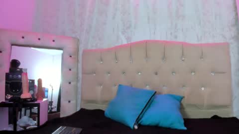 nova online show from 11/18/25, 04:50