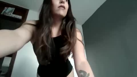 nova_velveet online show from 04/14/26, 10:16