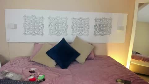 nova_velveet online show from 04/21/26, 08:34