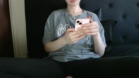 Snapshot of novafrey chatting on 04/28/26, 07:30 Olivia online show from 04/28/26, 07:30