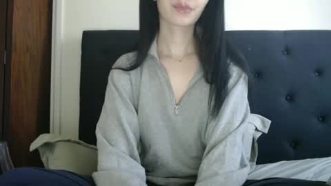 Snapshot of novafrey chatting on 05/27/26, 01:19 Olivia online show from 05/27/26, 01:19