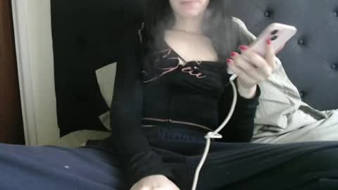 Snapshot of novafrey chatting on 06/30/26, 05:03 Olivia online show from 06/30/26, 05:03