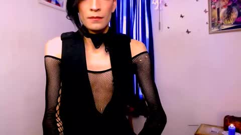 Snapshot of novanyx11 chatting on 02/19/25, 09:25 Nova... online show from 02/19/25, 09:25