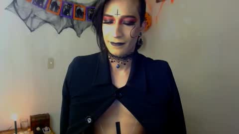 Snapshot of novanyx11 chatting on 10/17/25, 10:01 Nova... online show from 10/17/25, 10:01