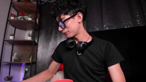 Nova online show from 11/21/25, 07:34