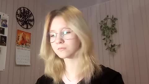 Sari  It is my first day  online show from 02/19/26, 02:13