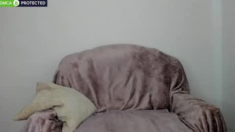 Snapshot of now_elly chatting on 03/07/25, 10:13 Nowelly online show from 03/07/25, 10:13