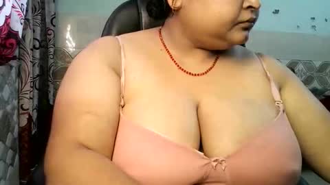 nsexyladdy online show from 05/17/26, 04:21