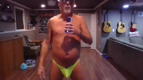 Snapshot of nudistguy194549 chatting on 12/01/24, 10:43 Nudistguy online show from 12/01/24, 10:43