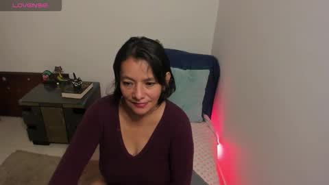 nuit_rose online show from 11/17/25, 02:28