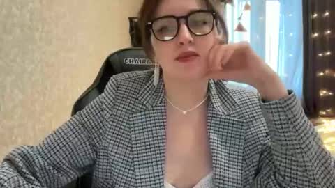 Snapshot of nuitblanche_vibes chatting on 11/12/25, 07:20 nuitblanche_vibes online show from 11/12/25, 07:20