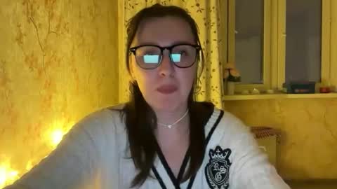 Snapshot of nuitblanche_vibes chatting on 11/17/25, 07:30 nuitblanche_vibes online show from 11/17/25, 07:30