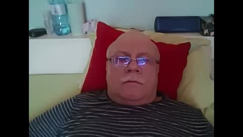 nukiss online show from 09/20/25, 11:55