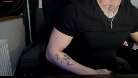 Snapshot of numalsi chatting on 12/20/24, 05:40 numalsi online show from 12/20/24, 05:40