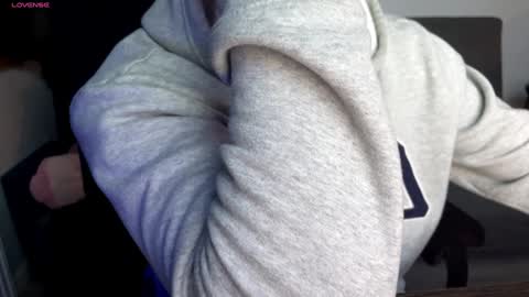 Snapshot of numalsi chatting on 12/22/24, 06:37 numalsi online show from 12/22/24, 06:37