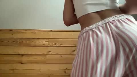 Ema online show from 11/09/25, 05:06