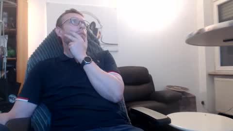 nursefan online show from 11/03/25, 07:04