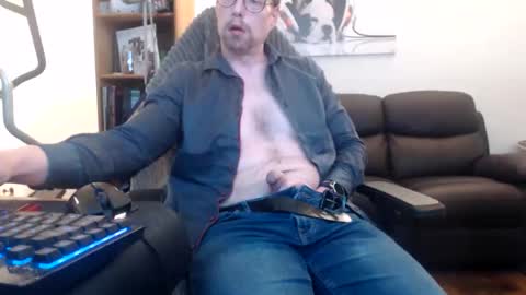 nursefan online show from 11/13/25, 05:45