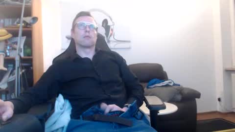 nursefan online show from 12/18/25, 06:47